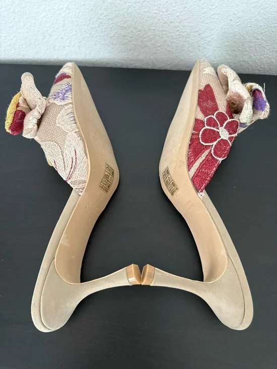 THE JANE SIGNATURE 3D FLORAL APPLIQUÉ OASIS SOCIETY Kitten Heel Mule - Picture 8 of 11